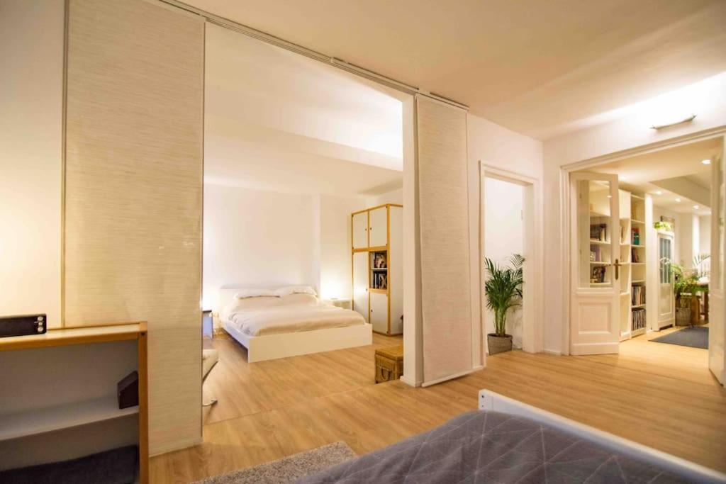 Ground Floor In Villa In Charlottenburg Garden View ベルリン エクステリア 写真