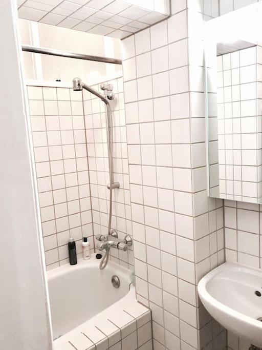 Ground Floor In Villa In Charlottenburg Garden View ベルリン エクステリア 写真